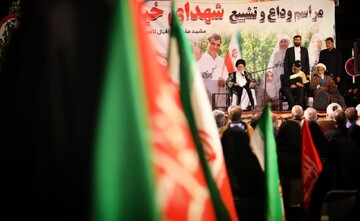 غیرت دینی و ملی مردم ایران اجازه تسلیم در برابر دشمن را نمی‌دهد