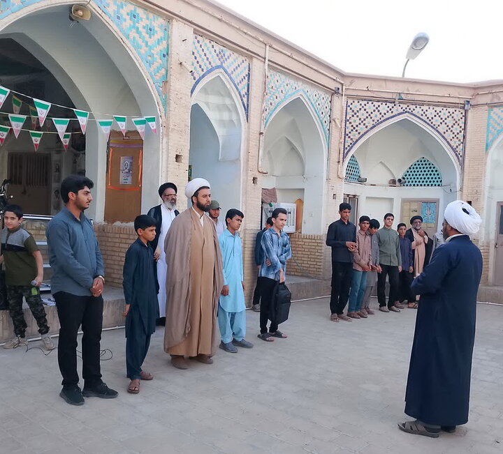 تصاویر/ صبحگاه طلاب مدرسه علمیه آیت‌الله مصطفوی (ره) کاشان در نخستین روز سال تحصیلی جدید