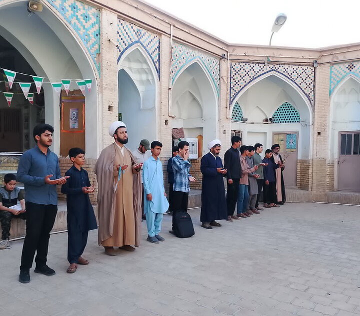 تصاویر/ صبحگاه طلاب مدرسه علمیه آیت‌الله مصطفوی (ره) کاشان در نخستین روز سال تحصیلی جدید