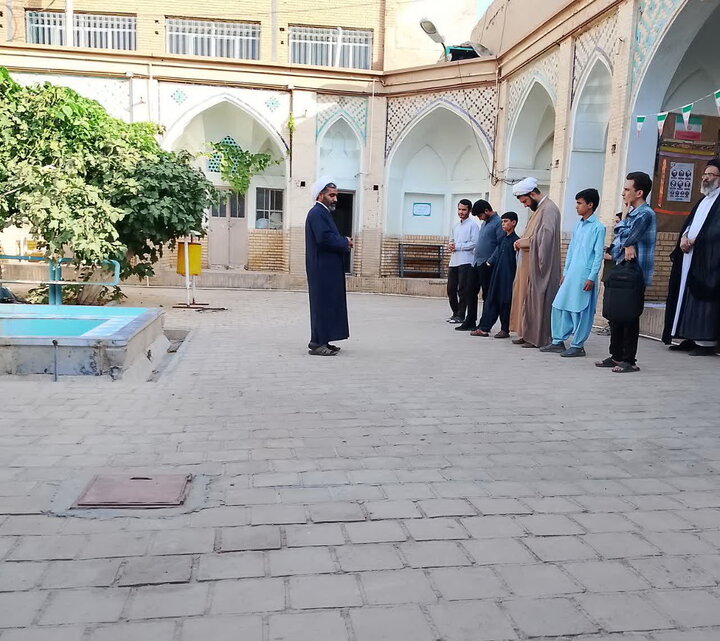 تصاویر/ صبحگاه طلاب مدرسه علمیه آیت‌الله مصطفوی (ره) کاشان در نخستین روز سال تحصیلی جدید