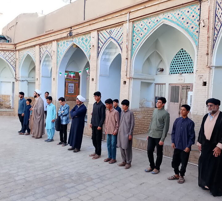 تصاویر/ صبحگاه طلاب مدرسه علمیه آیت‌الله مصطفوی (ره) کاشان در نخستین روز سال تحصیلی جدید
