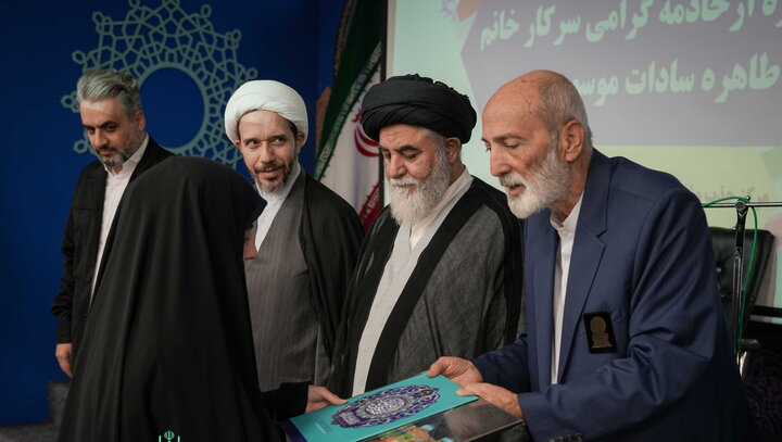 گزارش تصویری + گردهمایی خادمین مرکز جذب مشارکت های مردمی آستان مقدس مسجد جمکران