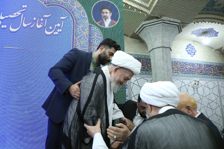 حاشیه‌هایی از مراسم افتتاحیه سال تحصیلی جدید حوزه‌های علمیه
