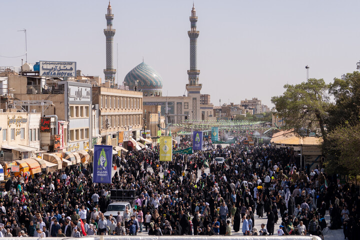 تصاویر/ آیین استقبال ورود کاروان نمادین حضرت فاطمه معصومه سلام‌الله علیها به قم