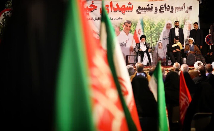 غیرت دینی و ملی مردم ایران اجازه تسلیم در برابر دشمن را نمی‌دهد