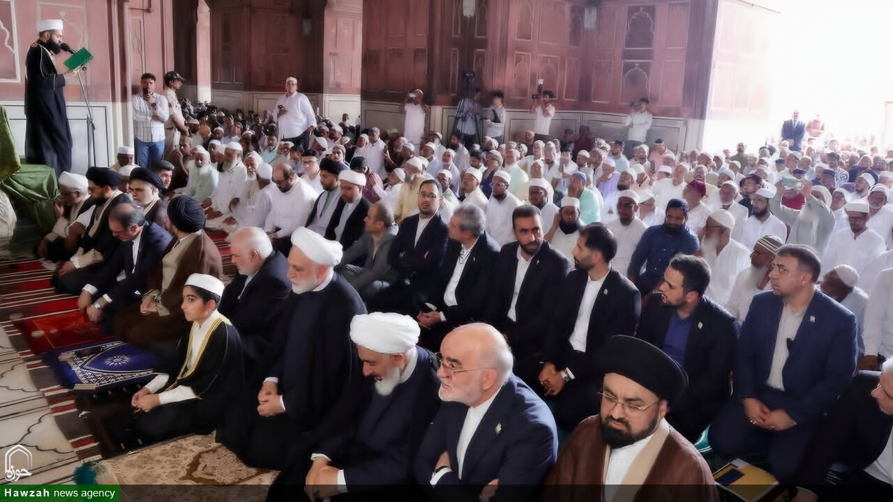 دہلی کی تاریخی جامع مسجد میں ایرانی عدلیہ کے سربراہ کی نماز جمعہ میں شرکت: نمازیوں نے زبردست استقبال کیا
