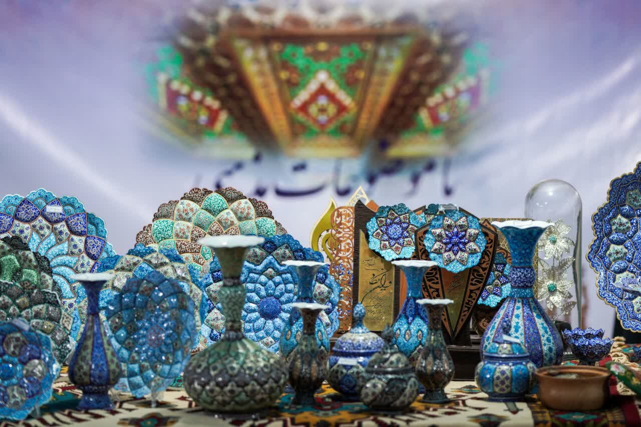 نخستین نمایشگاه ملی منطقه ای صنایع دستی و هنرهای سنتی در قم افتتاح شد