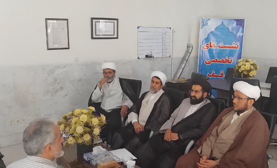 دیدار مدیر دفتر امور موقوفات و منابع پایدار حوزه‌های علمیه با رئیس اداره اوقاف کاشان