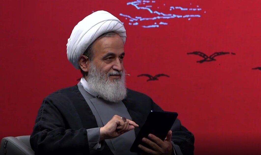 کسانی که از انتقام رهبر شهید طفره می‌روند، دشمن منافع ملی هستند