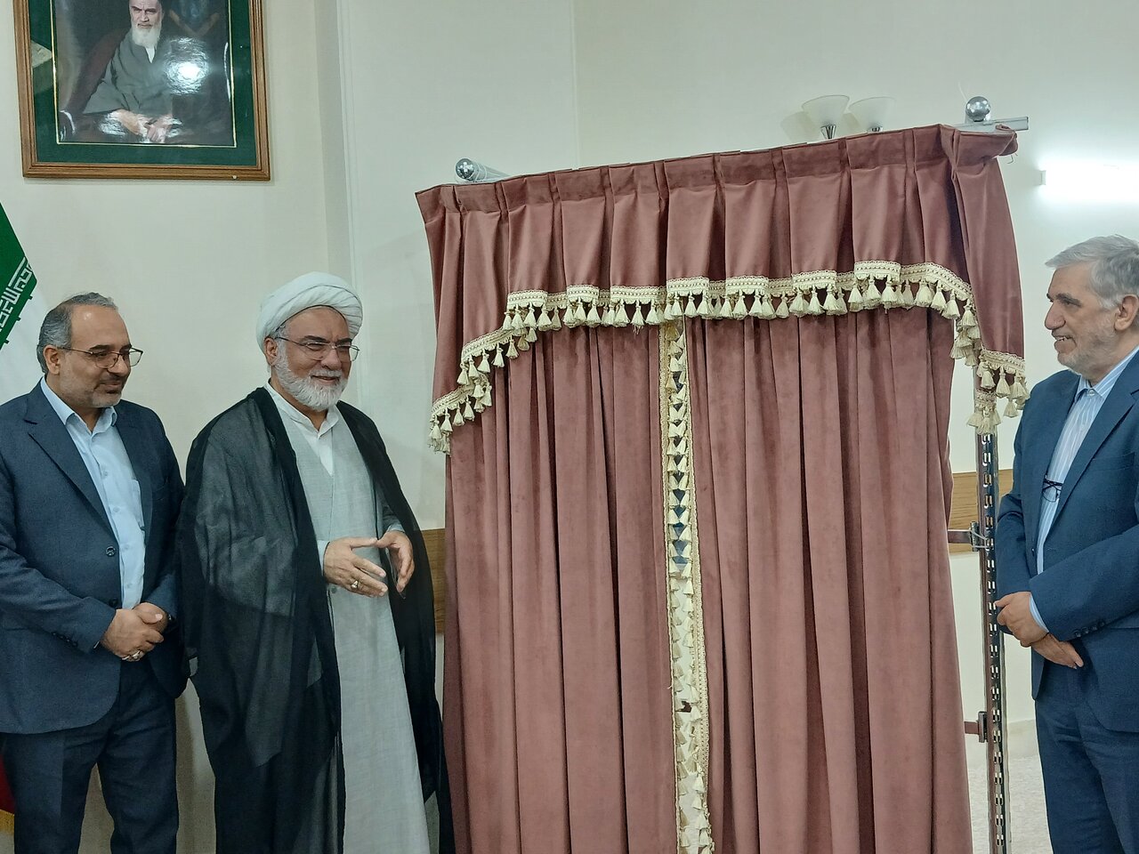 رونمایی کتاب زیارت؛ گفت‌وگوی حوزه و دانشگاه در بنیاد پژوهش های اسلامی خراسان رضوی