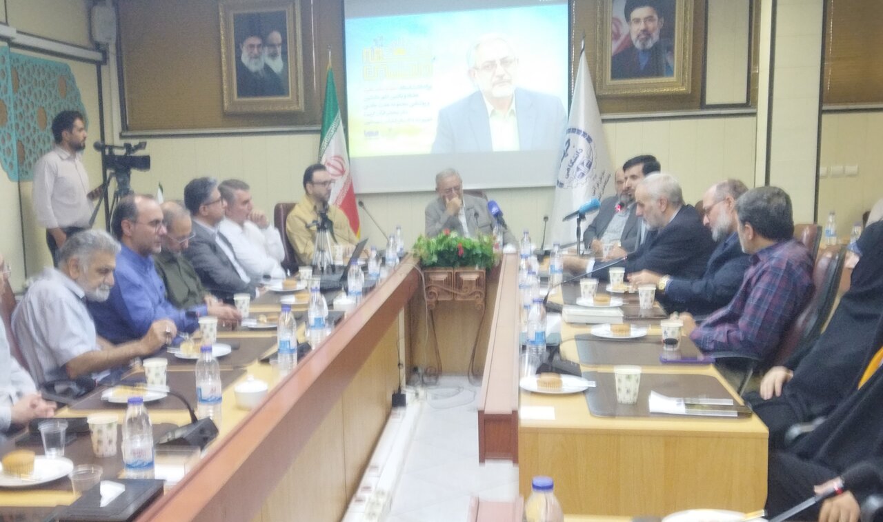 تجلیل از مقام علمی و قرآنی «حمیدرضا مستفید» خادم پیشکسوت قرآن
