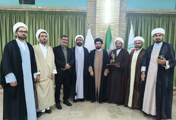 طلاب جامعه‌المصطفی برگزیده نخستین «جایزه جهانی دیپلماسی فرهنگی و عمومی» شدند