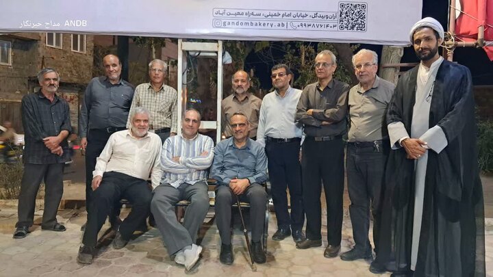تصاویر/ حضور اساتید مدرسه علمیه المهدی آران و بیدگل در تجمعات شبانه