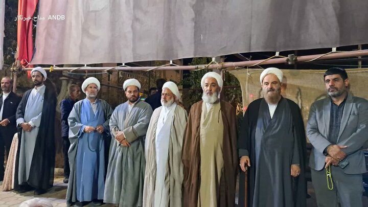 تصاویر/ حضور اساتید مدرسه علمیه المهدی آران و بیدگل در تجمعات شبانه