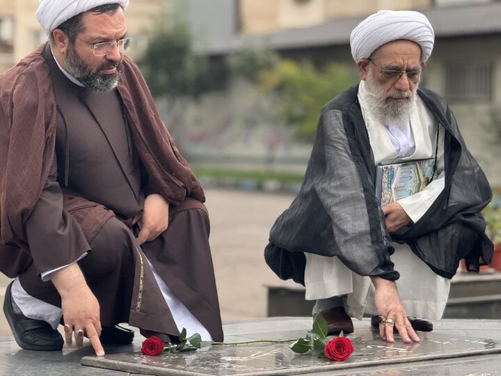 تصاویر/ ادای احترام مسئول دبیرخانه شورای عالی حوزه های علمیه به مقام شهدای گمنام رشت
