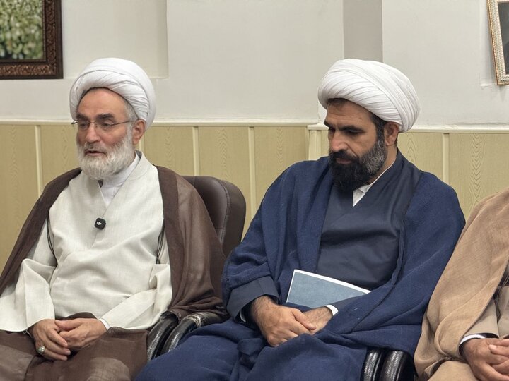 تصاویر/ دیدار مسئول دبیرخانه شورای عالی حوزه های علمیه با نماینده ولی فقیه در استان گیلان