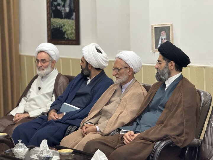 تصاویر/ دیدار مسئول دبیرخانه شورای عالی حوزه های علمیه با نماینده ولی فقیه در استان گیلان