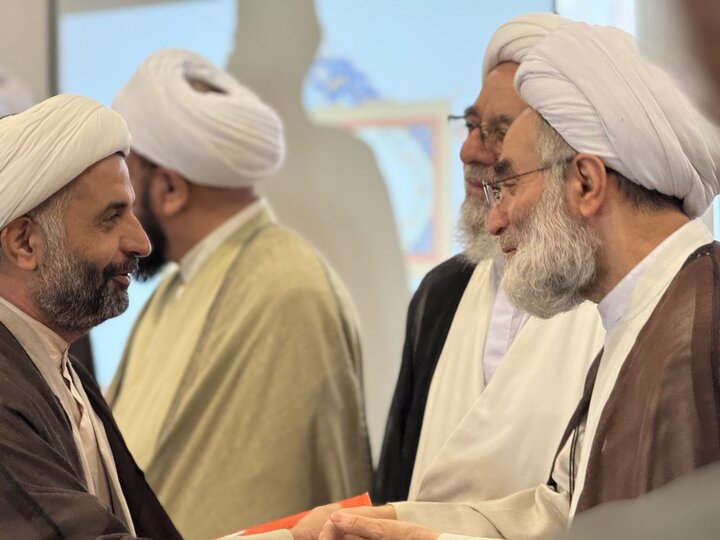 تصاویر/ تجلیل از برترین های حوزوی در استان گیلان