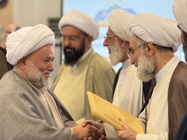 تصاویر/ تجلیل از برترین های حوزوی در استان گیلان