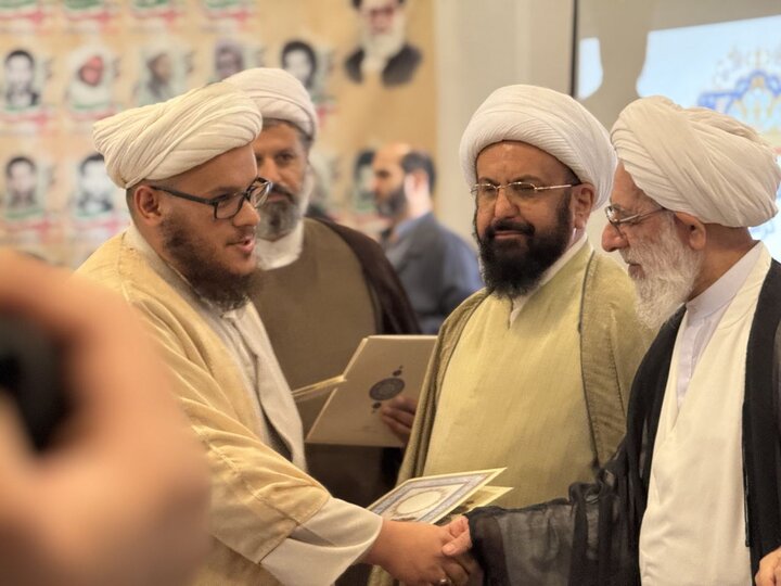 تصاویر/ تجلیل از برترین های حوزوی در استان گیلان