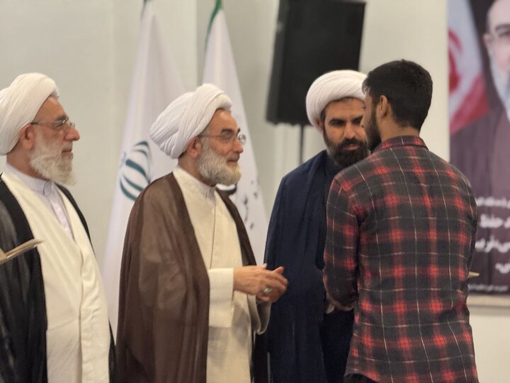 تصاویر/ تجلیل از برترین های حوزوی در استان گیلان