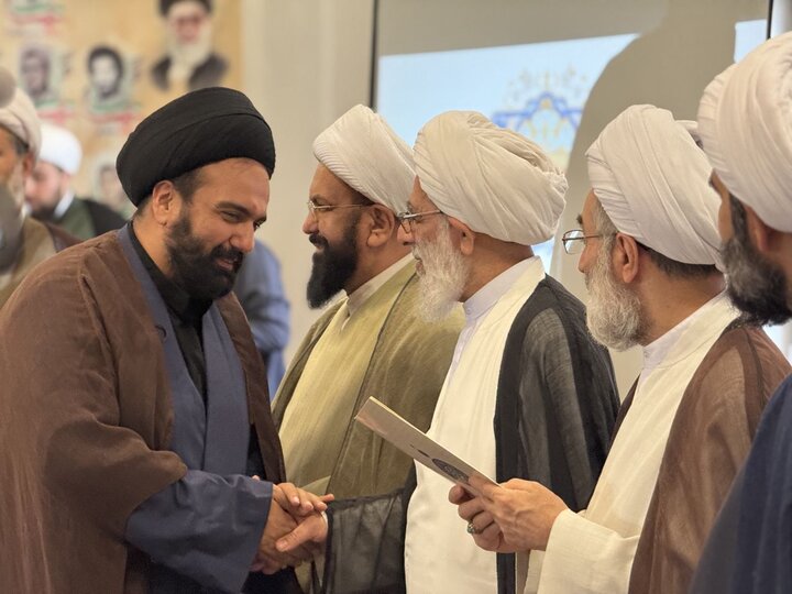 تصاویر/ تجلیل از برترین های حوزوی در استان گیلان