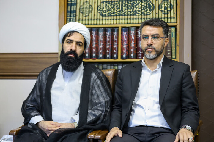 تصاویر / دیدار مدیرکل، شورای معاونین و روسای نواحی اداره کل اوقاف و امور خیریه استان آذربایجان شرقی با نماینده ولی فقیه در استان آذربایجان شرقی