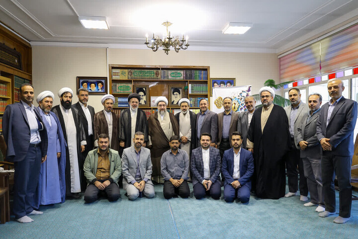 تصاویر / دیدار مدیرکل، شورای معاونین و روسای نواحی اداره کل اوقاف و امور خیریه استان آذربایجان شرقی با نماینده ولی فقیه در استان آذربایجان شرقی