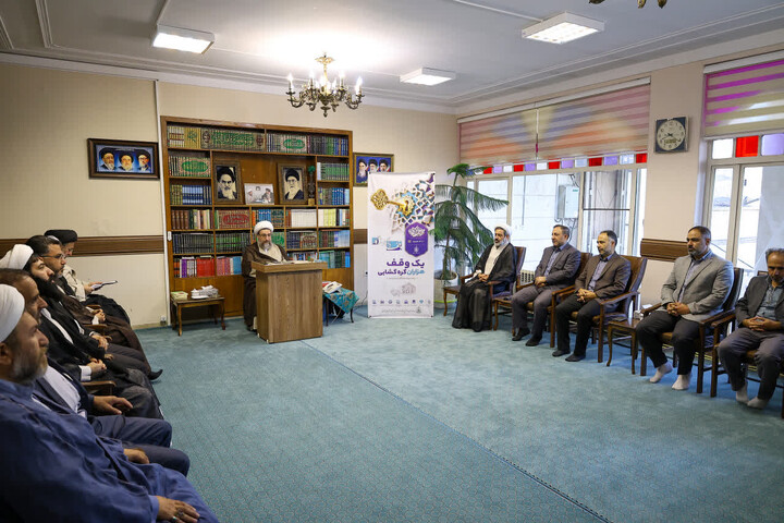 تصاویر / دیدار مدیرکل، شورای معاونین و روسای نواحی اداره کل اوقاف و امور خیریه استان آذربایجان شرقی با نماینده ولی فقیه در استان آذربایجان شرقی