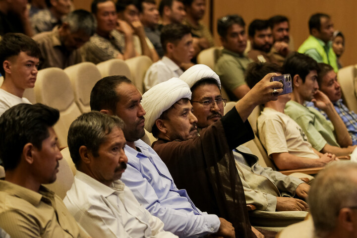 تصاویر/ تجلیل از طلاب جهادی جنگ رمضان