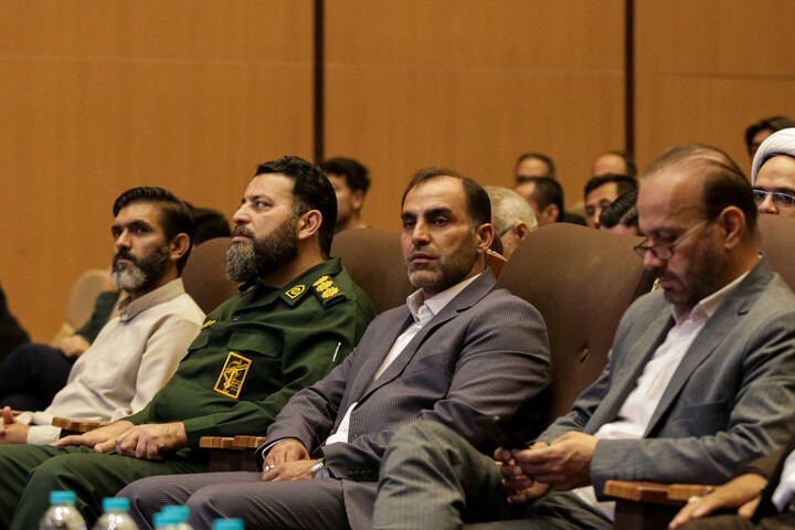 تصاویر/ تجلیل از طلاب جهادی جنگ رمضان