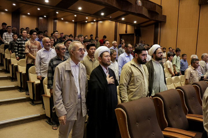 تصاویر/ تجلیل از طلاب جهادی جنگ رمضان