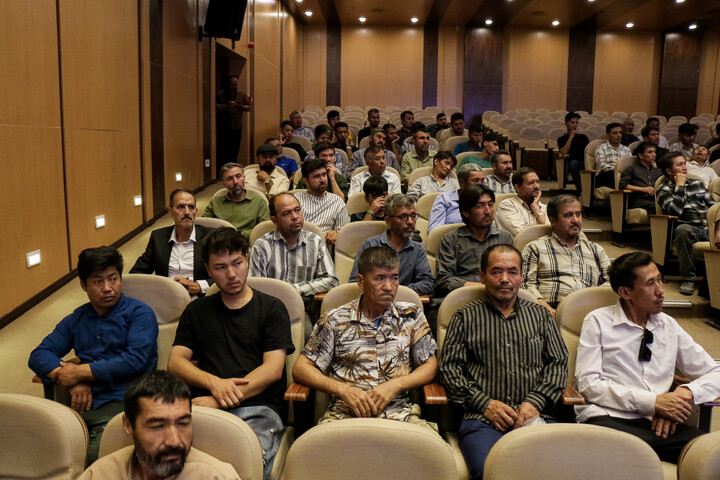 تصاویر/ تجلیل از طلاب جهادی جنگ رمضان