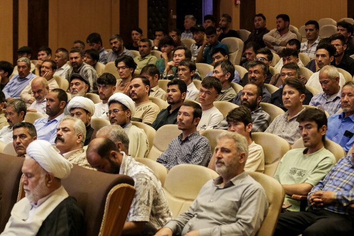 تصاویر/ تجلیل از طلاب جهادی جنگ رمضان