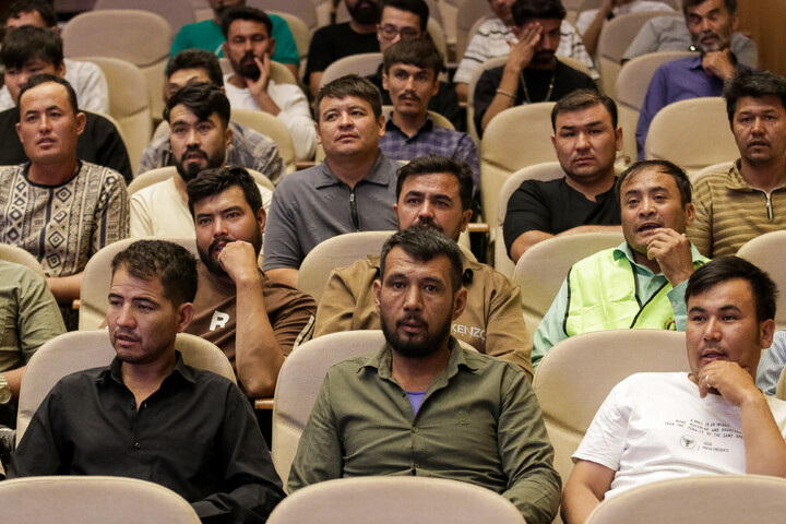 تصاویر/ تجلیل از طلاب جهادی جنگ رمضان