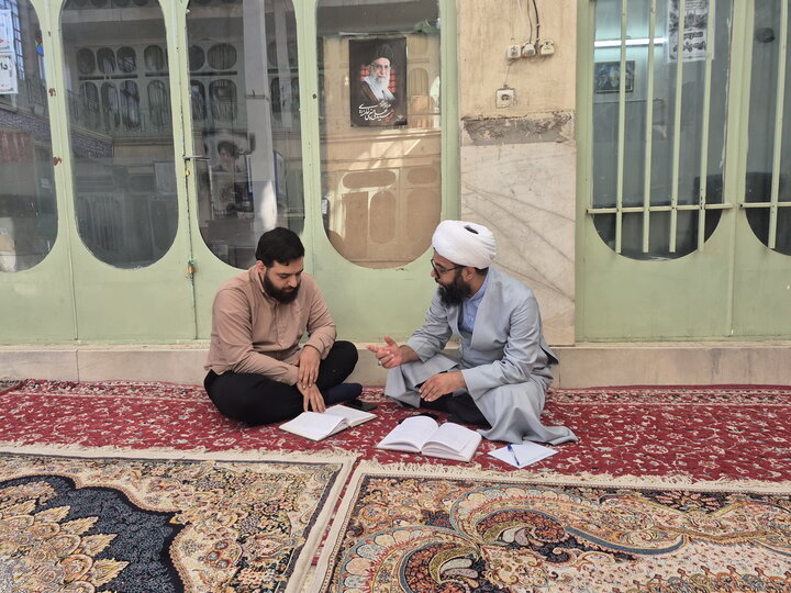تصاویر/ حضور طلاب مدرسه علمیه آیت‌الله مصطفوی(ره) کاشان در کلاس‌های درس