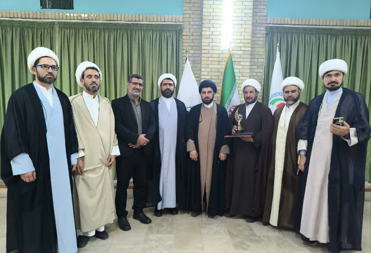 طلاب جامعه‌المصطفی برگزیده نخستین «جایزه جهانی دیپلماسی فرهنگی و عمومی» شدند