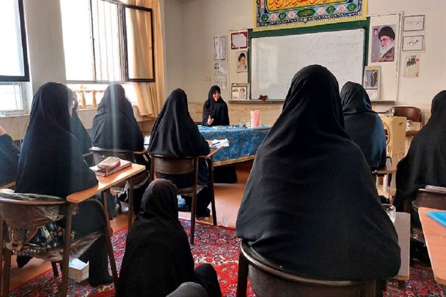 تدبر در کلام وحی، محور دوره قرآنی طلاب فاطمیه اشکذر شد