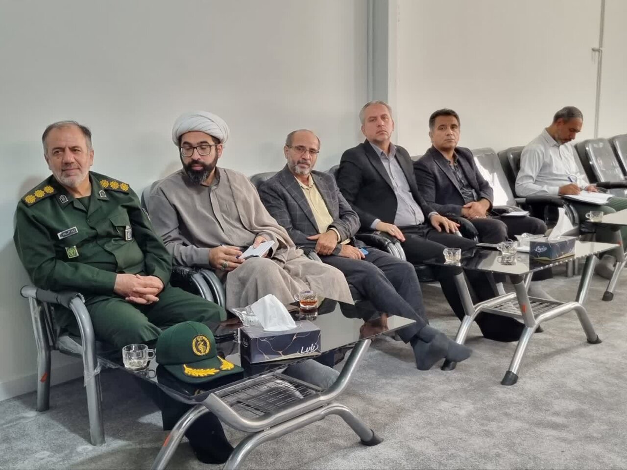 قرآن طبیب عالم هستی است/عدم توجه انسان به قرآن خسرآن آور است