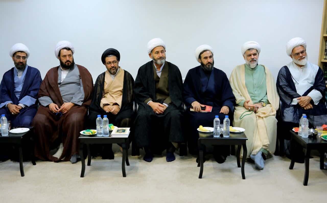 تصاویر / دیدار آیت الله نورمفیدی با جمعی از ائمه جمعه موقت استان گلستان