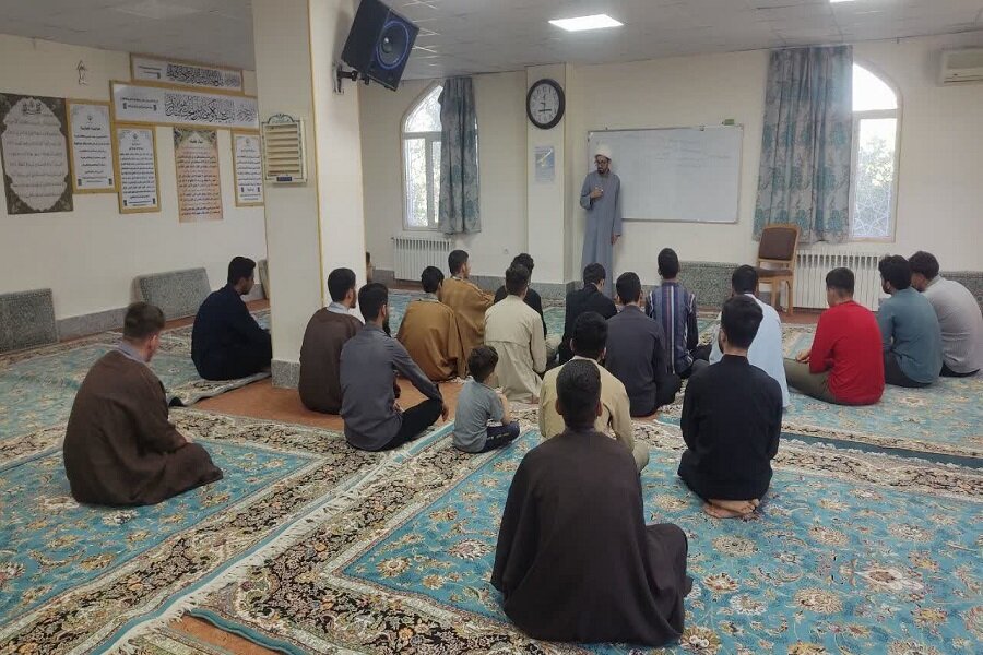 برگزاری نخستین جلسه توجیهی سال تحصیلی در مدرسه باقرالعلوم(ع) سرپل‌ذهاب+عکس
