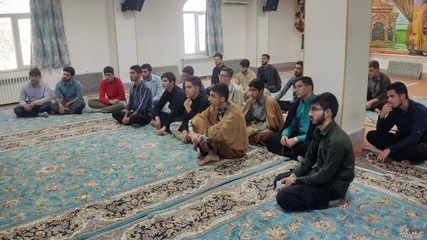 برگزاری نخستین جلسه توجیهی سال تحصیلی در مدرسه باقرالعلوم(ع) سرپلذهاب+عکس