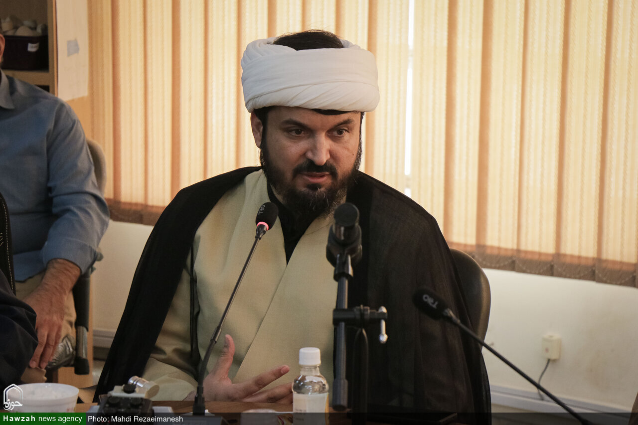 مرکز نخبگان به‌عنوان تسهیل‌گر و حمایتگر، زمینه رشد و پیشرفت نخبه‌ها را فراهم می‌کند