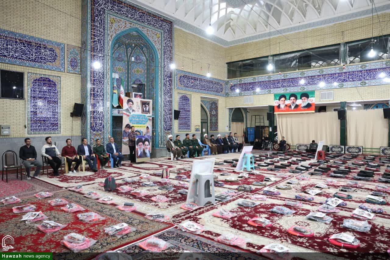 تصاویر / آغاز توزیع ۱۰ هزار بسته لوازم‌التحریر در رزمایش فاطمی۶ همدان