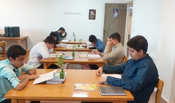 تصاویر / برپایی جلسات مدرسه علمیه شیخ علیخان زنگنه تویسرکان