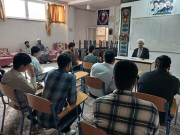 تصاویر/ برگزاری کلاس های پژوهشی در مدرسه علمیه مسجد جامع نکا