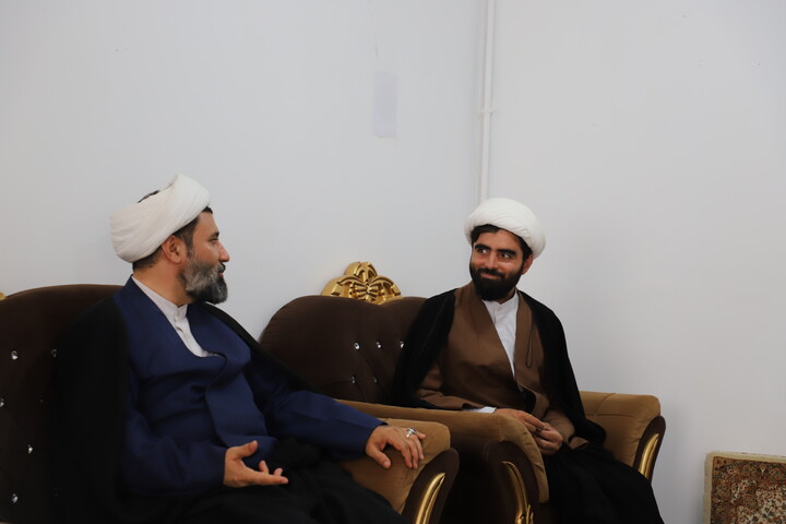 تصاویر/تکریم و سرکشی مدیر حوزه علمیه کردستان از روحانیون طرح هجرت شهرستان قروه