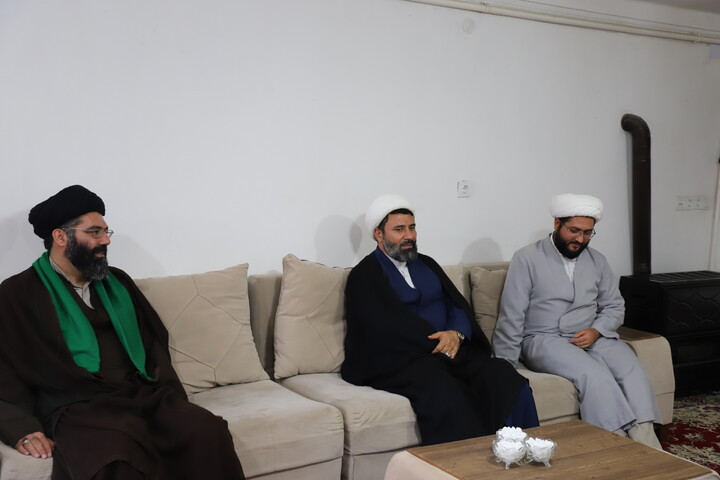 تصاویر/تکریم و سرکشی مدیر حوزه علمیه کردستان از روحانیون طرح هجرت شهرستان قروه
