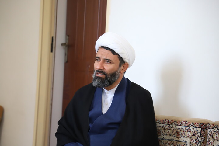 تصاویر/تکریم و سرکشی مدیر حوزه علمیه کردستان از روحانیون طرح هجرت شهرستان قروه