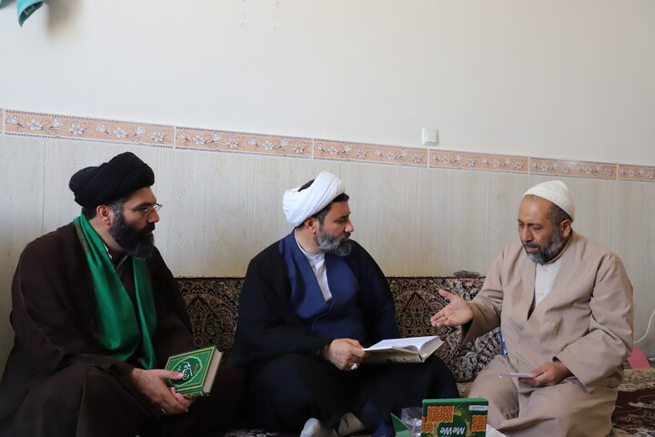 تصاویر/تکریم و سرکشی مدیر حوزه علمیه کردستان از روحانیون طرح هجرت شهرستان قروه